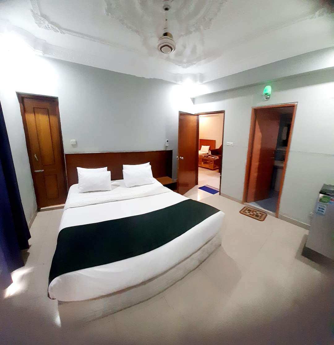 Room image 4