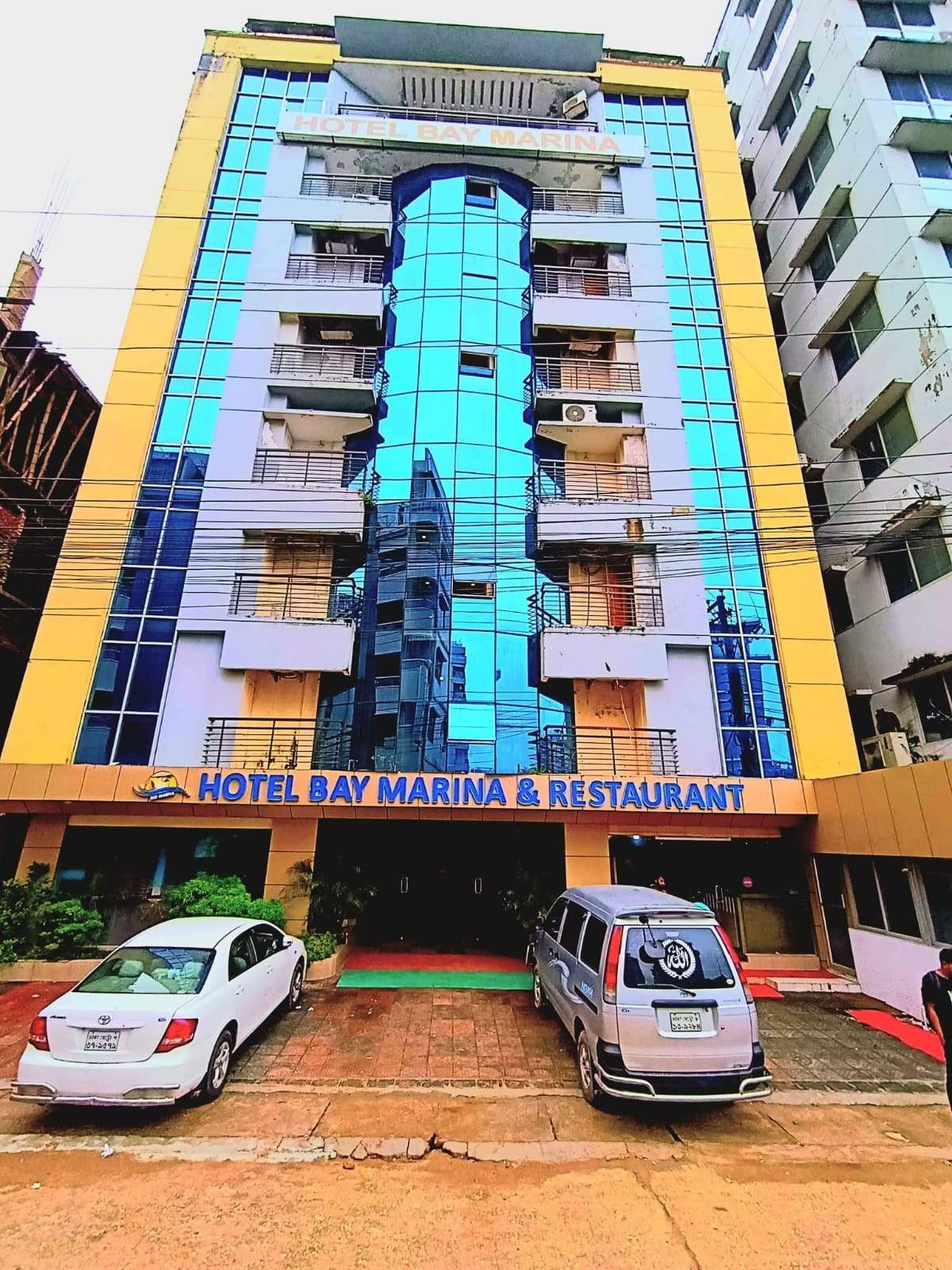 Hotel Bay Marina hero image